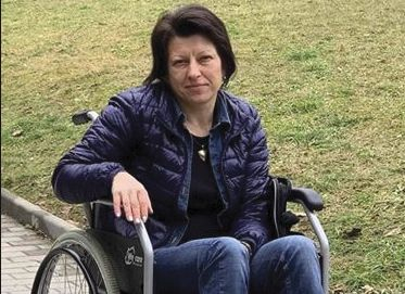 Мистериозната болест на Филипина озадачи лекарите! През деня е прикована към инвалидния стол, но падне ли мрак...