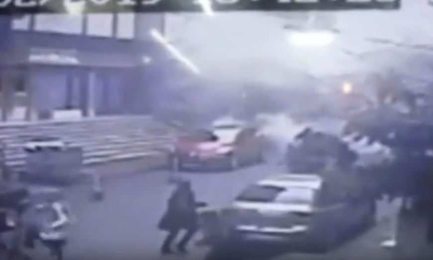 Зловещо ВИДЕО запечата рухването на 6-етажния блок в Истанбул, броят на жертвите расте