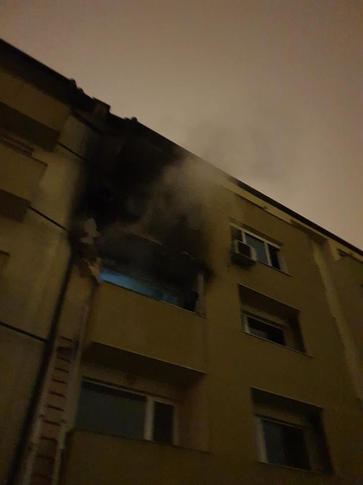 Само в БЛИЦ! Страшни СНИМКИ от среднощния инцидент в столичния ж.к. "Надежда" 2