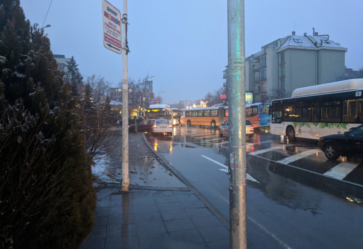 Само в БЛИЦ! Бесен екшън в столицата, в автобус от линия 310 се случи нещо страшно! 