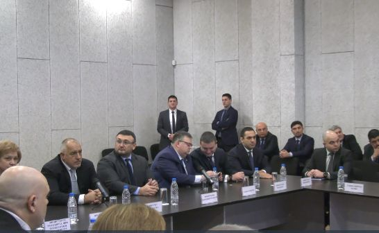Борисов показва нагледно как ще се следят горивата и обяви защо досега не е имало ефект (СНИМКИ)