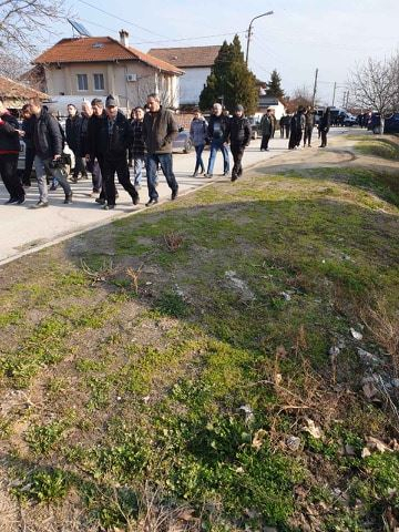 Ето какво се случва в размирното Войводиново, след внезапното завръщане на циганите (СНИМКИ)