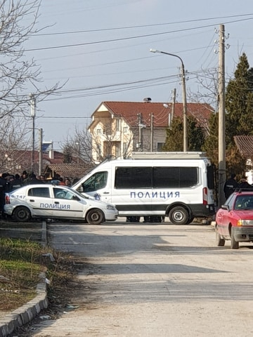 Ето какво се случва в размирното Войводиново, след внезапното завръщане на циганите (СНИМКИ)