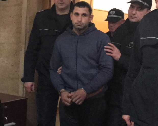 Изплуваха зловещи подробности за зверството в Старо Оряхово, убиецът на дядо Недялко не трепна в съда (СНИМКИ)