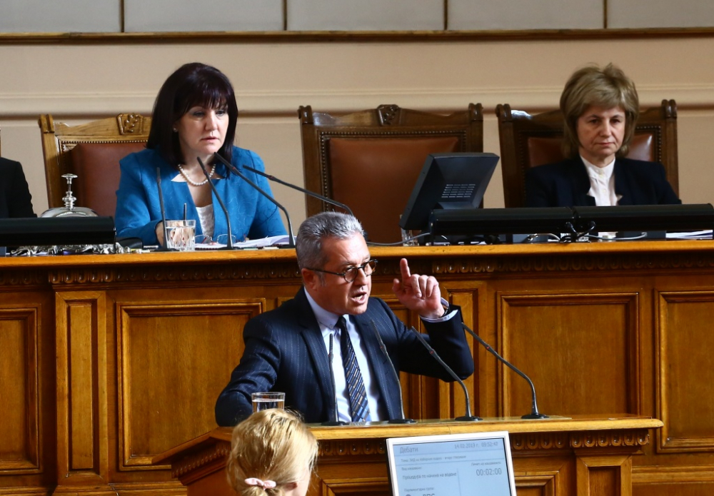 Йордан Цонев: Намаляването на партийната субсидия е безумие и популизъм