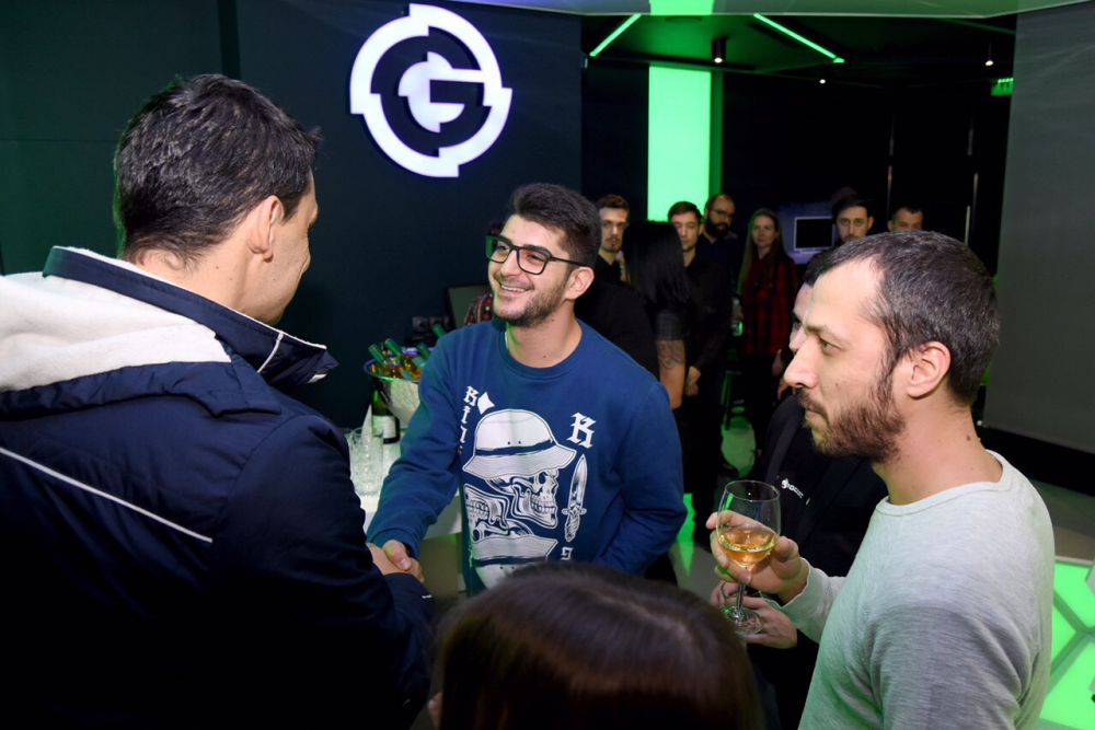 Грандиозно откриване на Glitch - първия esports bar в България