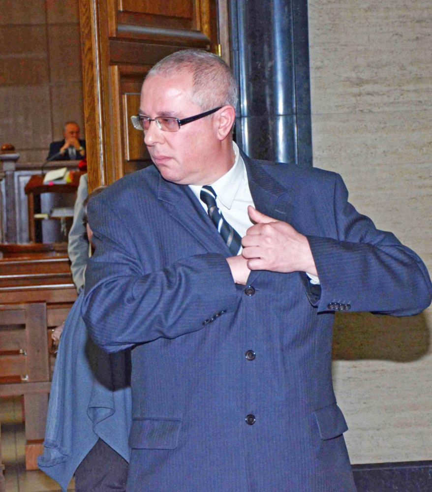 Петко, направил най-големия банков обир у нас, ще...