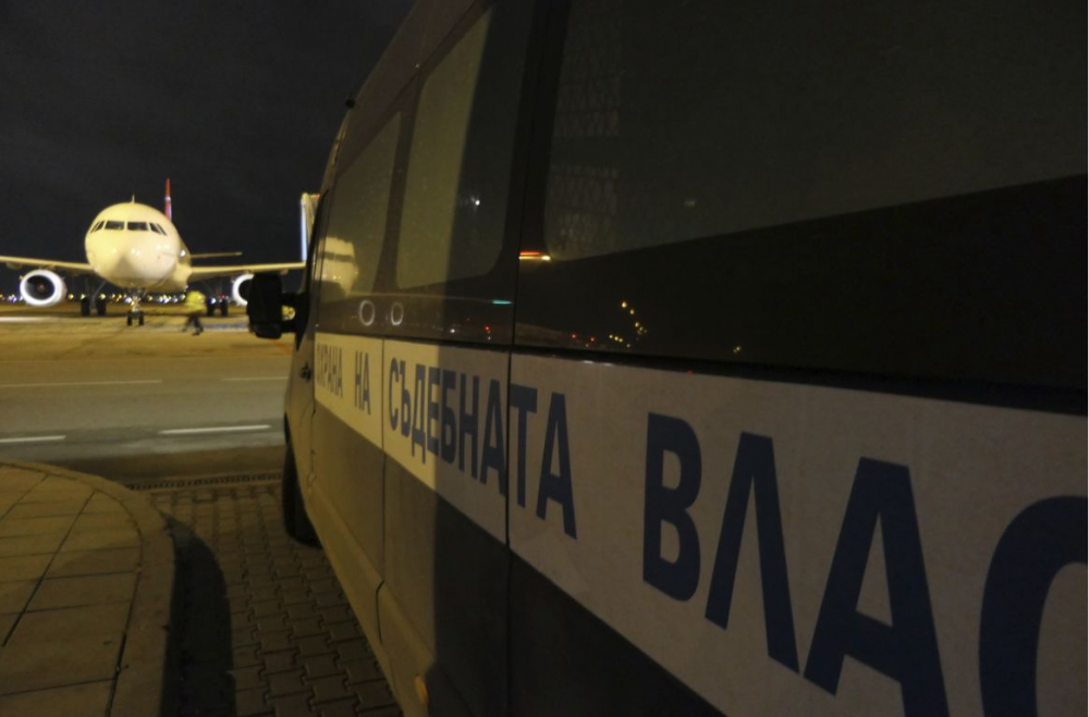 МВР показа ексклузивни СНИМКИ и ВИДЕО от първите минути на Митьо Очите на българска земя 