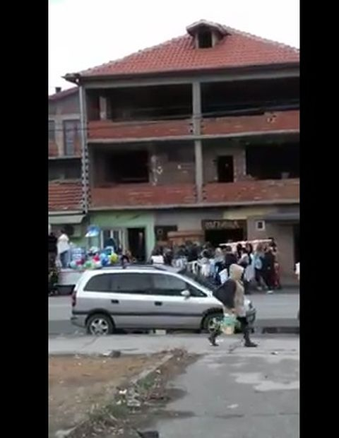 ВИДЕО показа каква вакханалия спретнаха пловдивски цигани за току-що родено бебе