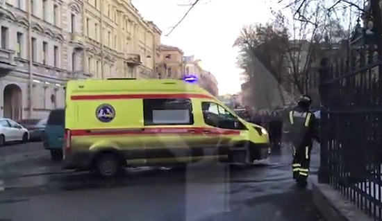 Извънредно! Срути се част от сградата на университета в Санкт Петербург, има много затрупани (ВИДЕО)