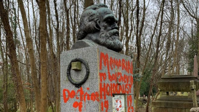 Пак посегнаха на гроба на Маркс в Лондон, този път го нацапаха с… (СНИМКИ)