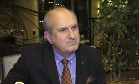 Владо Бучковски се връща в Скопие от София с план за действие