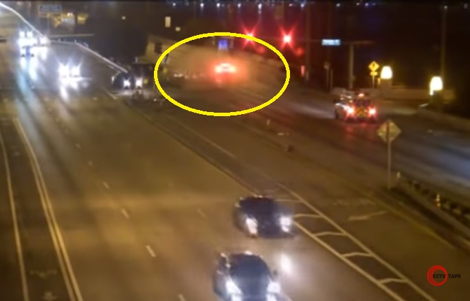 Tesla Model S на автопилот натресе жестоко Infiniti, Илон Мъск  се оправдава с... (ВИДЕО)
