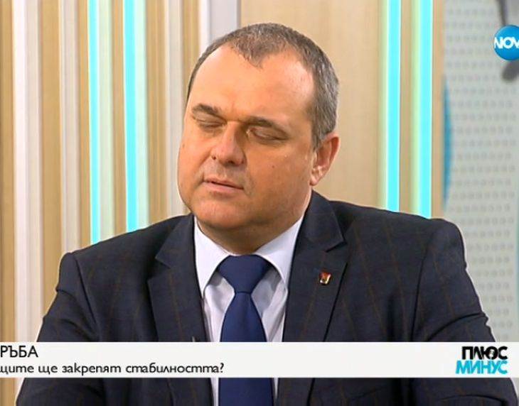 Искрен Веселинов осмя БСП: Защо ги правят тези дребни циркаджийски номера?