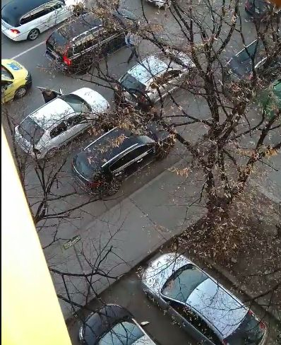 Само в БЛИЦ! Страшна сцена насред оживен столичен булевард, четирима слязоха от два лъскави джипа и... (СНИМКИ/ВИДЕО)