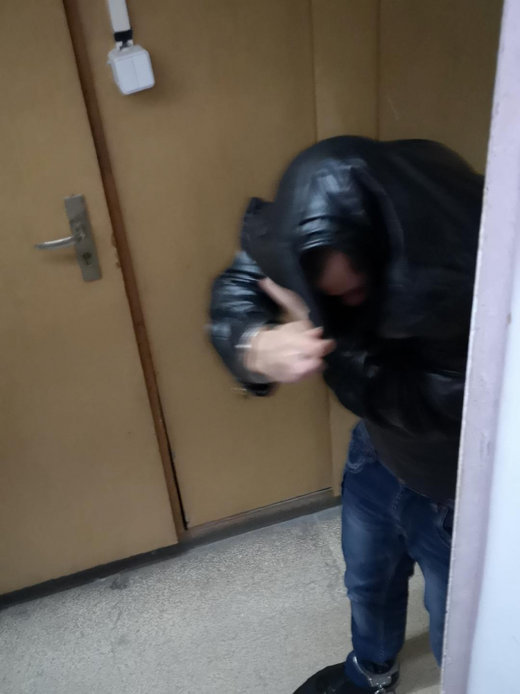 Двамата цигани лихвари, размазали черепа на Недко с дръжка на пистолет и сопа, с нагъл финт в съда!