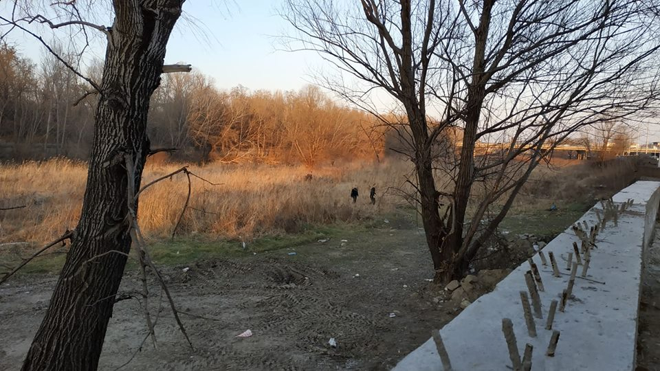 Рибар се натъкна на смразяваща кръвта гледка във водите на Марица (СНИМКИ)