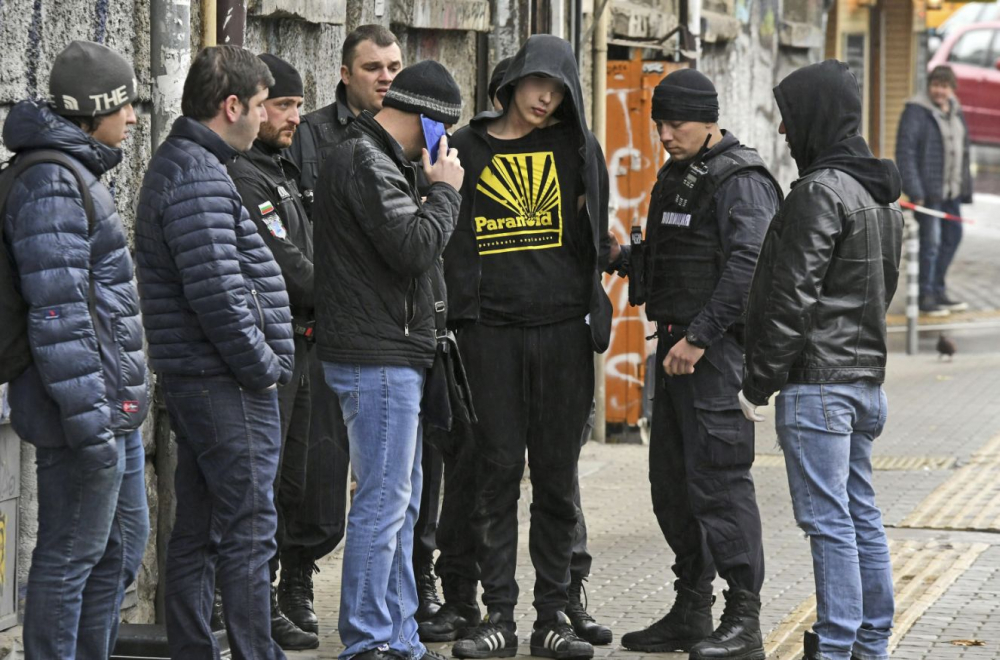 Първи СНИМКИ на дрогирания пишлигар, помел трима полицаи с такси при опит да избяга! 