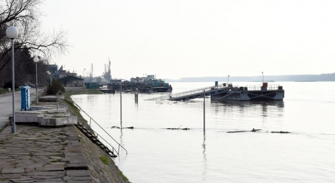 Предприятие излива мръсните си води в река Дунав при Русе