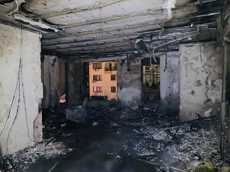 Извънредно в БЛИЦ! Огнен ужас във Варна, има загинал! Страшно е! (СНИМКИ)