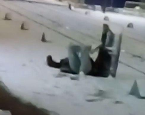 ‎Само в БЛИЦ! Дебилна случка в среднощна София втрещи мрежата (СНИМКИ/ВИДЕО)