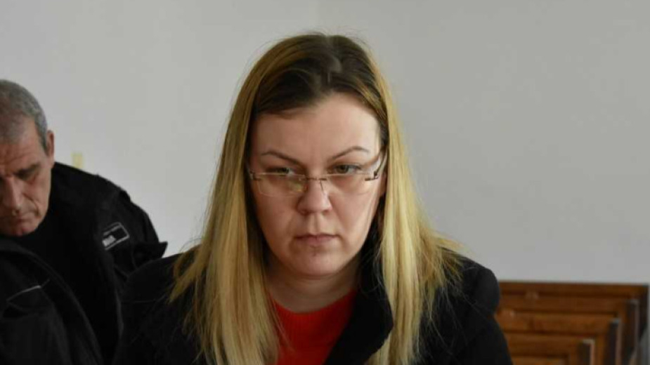 Адвокатът на засуканата банкерка Биляна, щипнала 400 бона, намекна за съучастник!