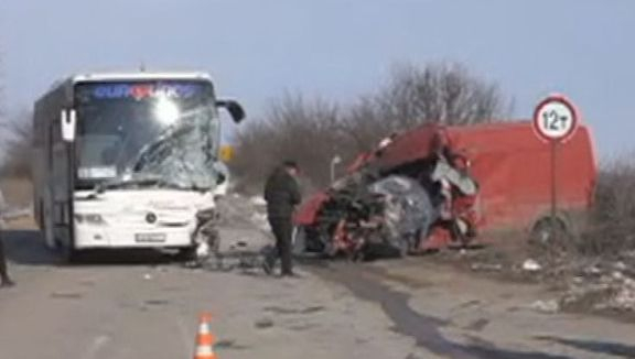 Първи подробности за касапницата с автобус и микробус в Монтана