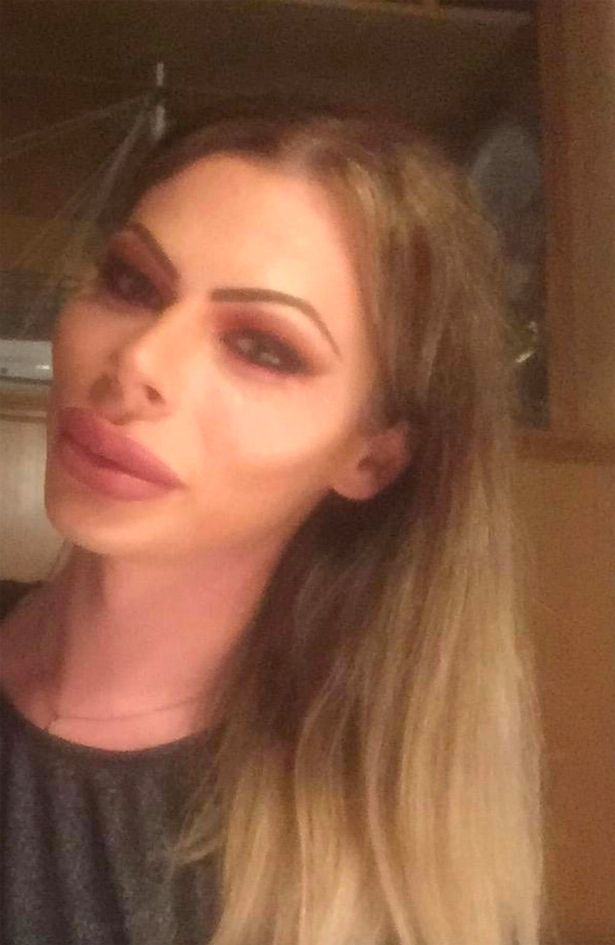 Пристрастен към болката и пластичната хирургия джендър от Германия иска да се сдобие с "безизразен" поглед (СНИМКИ)