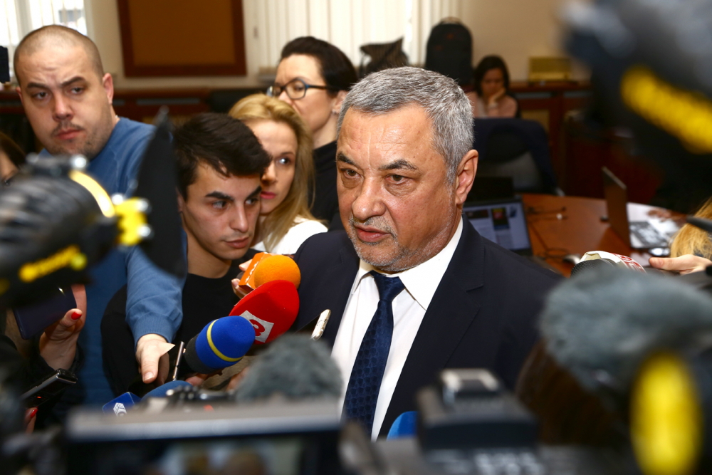 Симеонов: Не можем да се явим с „Атака“ на евроизборите заради Русия