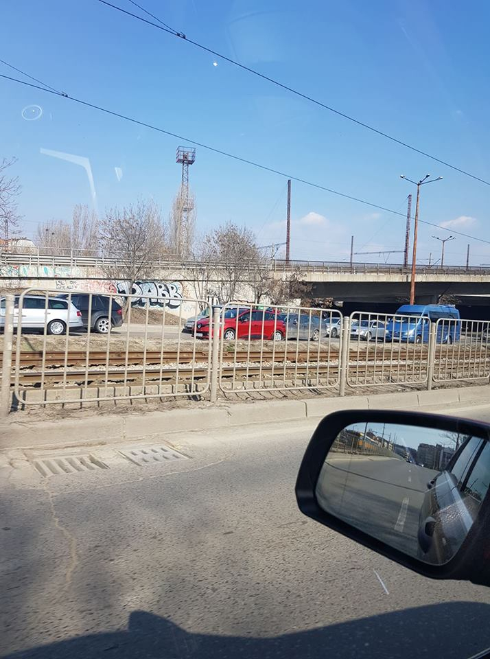 Сигнал до БЛИЦ! Адска верижна катастрофа до моста на "Подуяне" в София (СНИМКИ/ВИДЕО)