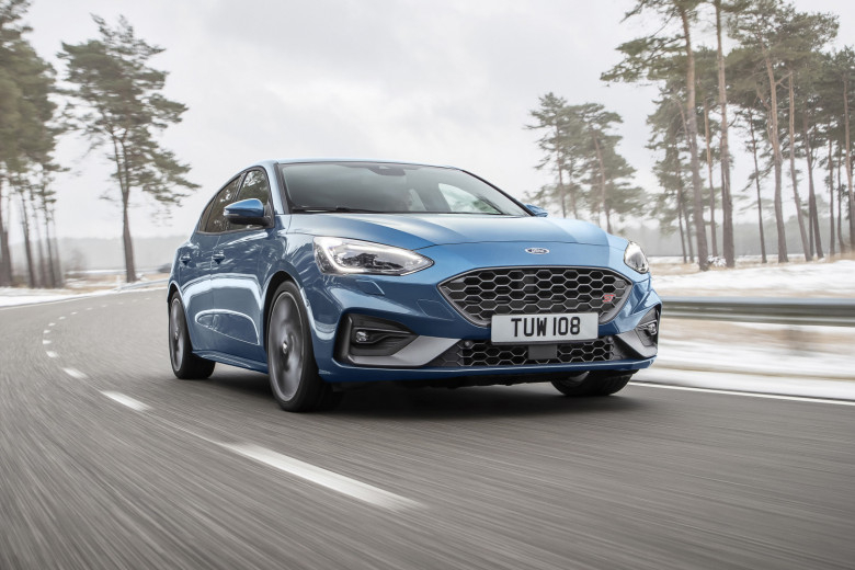 Новият Ford Focus ST ускорява от място до 100 км/ч като състезателна кола (СНИМКИ/ВИДЕО)