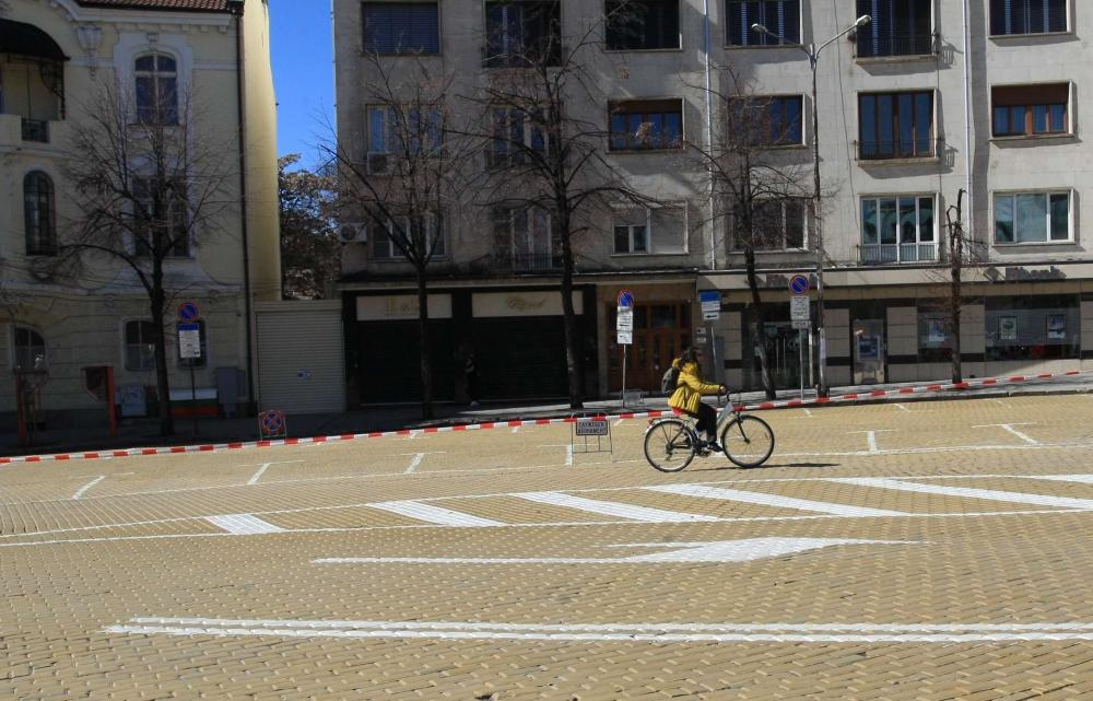 Тежко въоръжени снайперисти заеха позиции в центъра на София, пиле не може да прехвръкне (СНИМКИ)