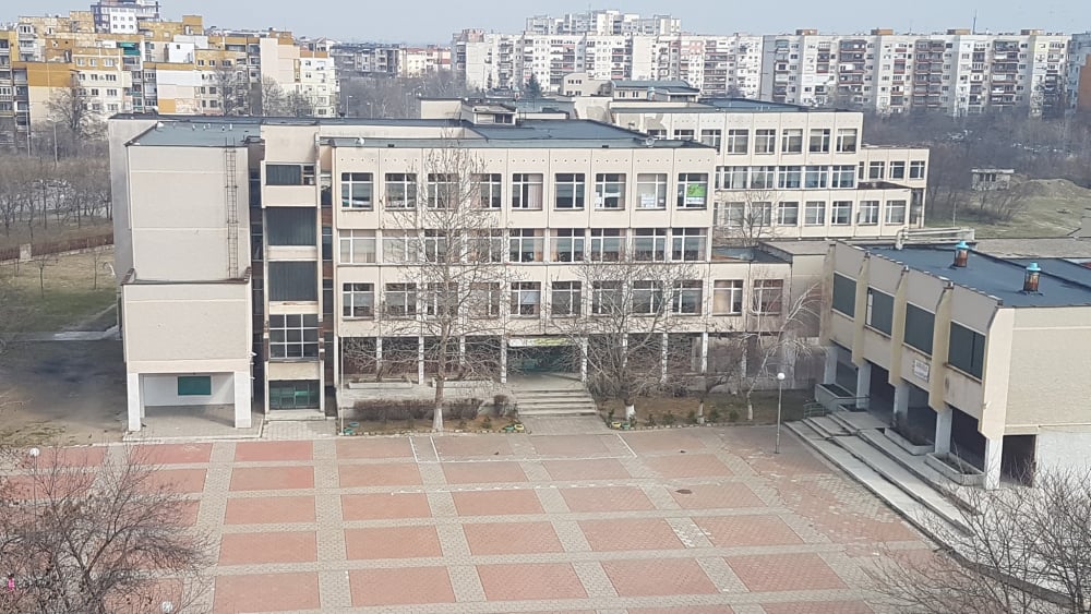 Пловдивско школо обяви война навръх 3 март (СНИМКИ)