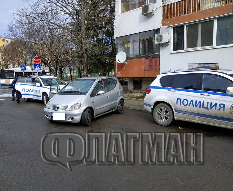 В бургаския кв. "Изгрев" гъмжи от полиция, и дама от Монтана вече е с белезници (СНИМКИ/ВИДЕО)