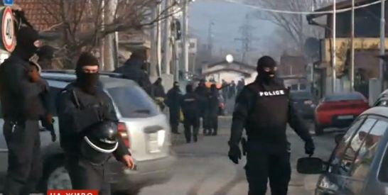 Първи СНИМКИ от екшъна в "Орландовци"! Пълна блокада, командоси спират всяка кола 