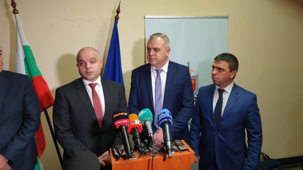 БЛИЦ TV: Страшни находки в скривалищата на бандата на Гольовците от "Орландовци" (СНИМКИ)