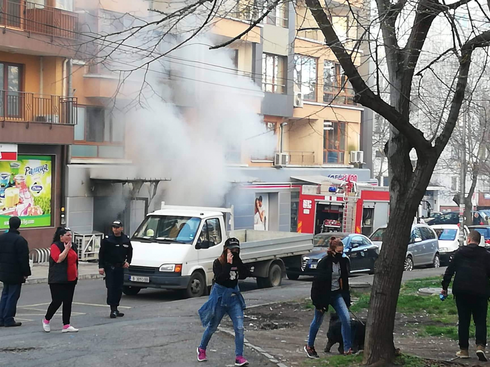 Ад и гърмежи в Бургас, жена загуби 150 бона! (СНИМКИ)
