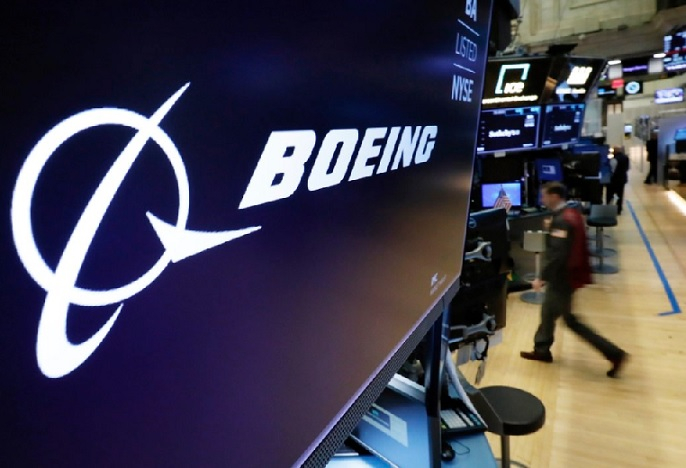 Акциите на Boeing се сринаха след тежките думи на Тръмп и спирането на полетите на 737 MAX 8 и MAX 9 