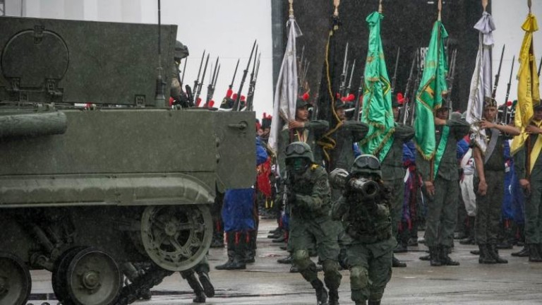 Венецуела свиква военни маневри