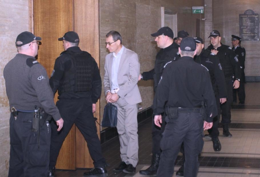 10 от най-опасните родни престъпници се явиха в съда, пледират за секс без камери в килиите (СНИМКИ)