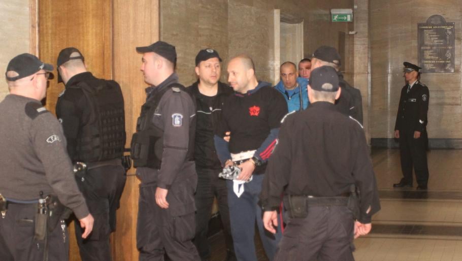 10 от най-опасните родни престъпници се явиха в съда, пледират за секс без камери в килиите (СНИМКИ)