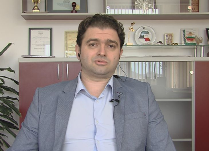 Кметът на Стрелча: Политиката към служителите ми е...