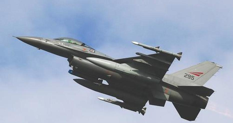 Главният секретар на президента: Реалната цена за 8-те F-16 ще е поне 3 млрд. лв