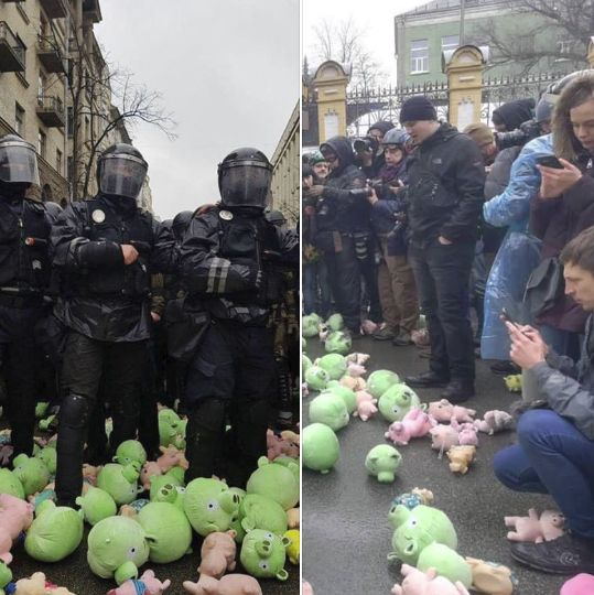 Хиляди украински националисти окупираха президентството, обстрелват полицията с плюшени прасета (СНИМКИ/ВИДЕО)