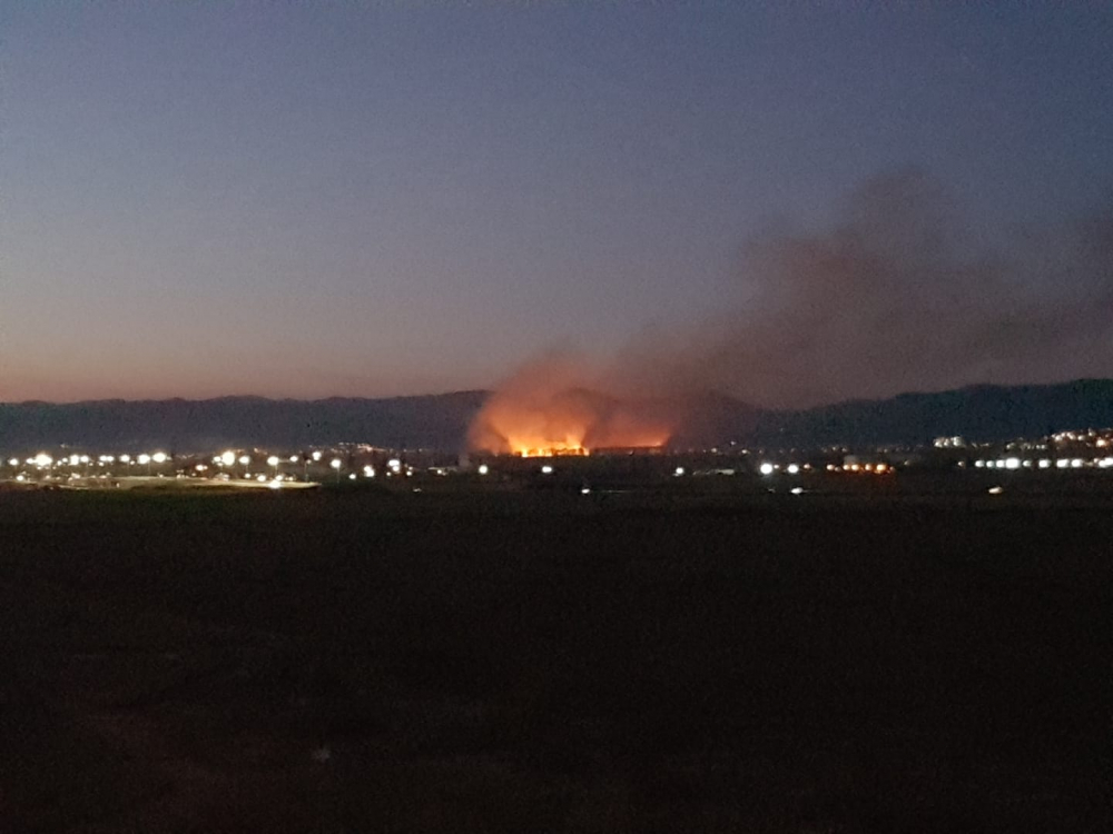 От пожарната с първи подробности за гъстите облаци дим, които изправиха на нотки столичани (ВИДЕО)