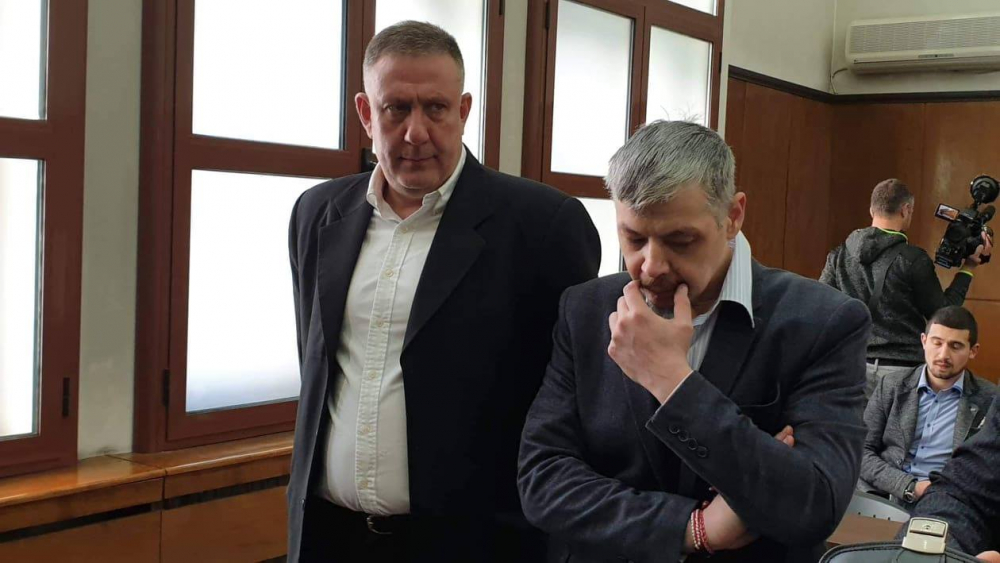Драма в съда: Посрещнаха д-р Димитров с аплодисменти, а родителите на Жоро Плъха искат тежко възмездие