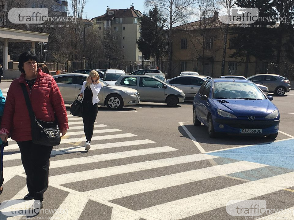 Тита пристигна в спецсъда с наведена глава, ето какво се случи с баща ѝ (СНИМКИ)