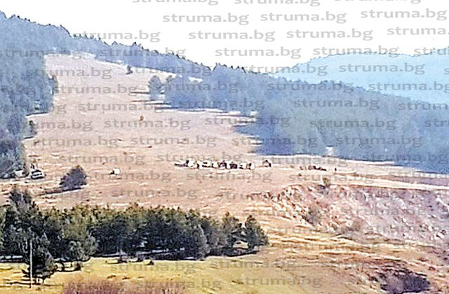 Коли и микробуси на телевизията окупираха Голо бърдо, радомирци се чудят какво се случват 