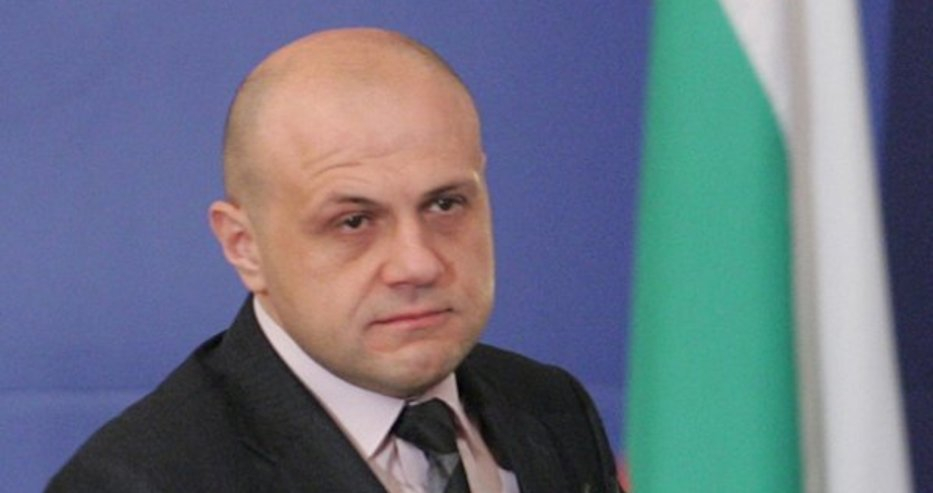 Дончев проговори за "апартаментгейт" и нарече Цачева...