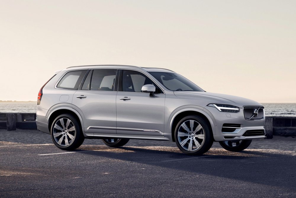 Новото Volvo XC90 с 15% по нисък разход на гориво и още по-сигурно (СНИМКИ)